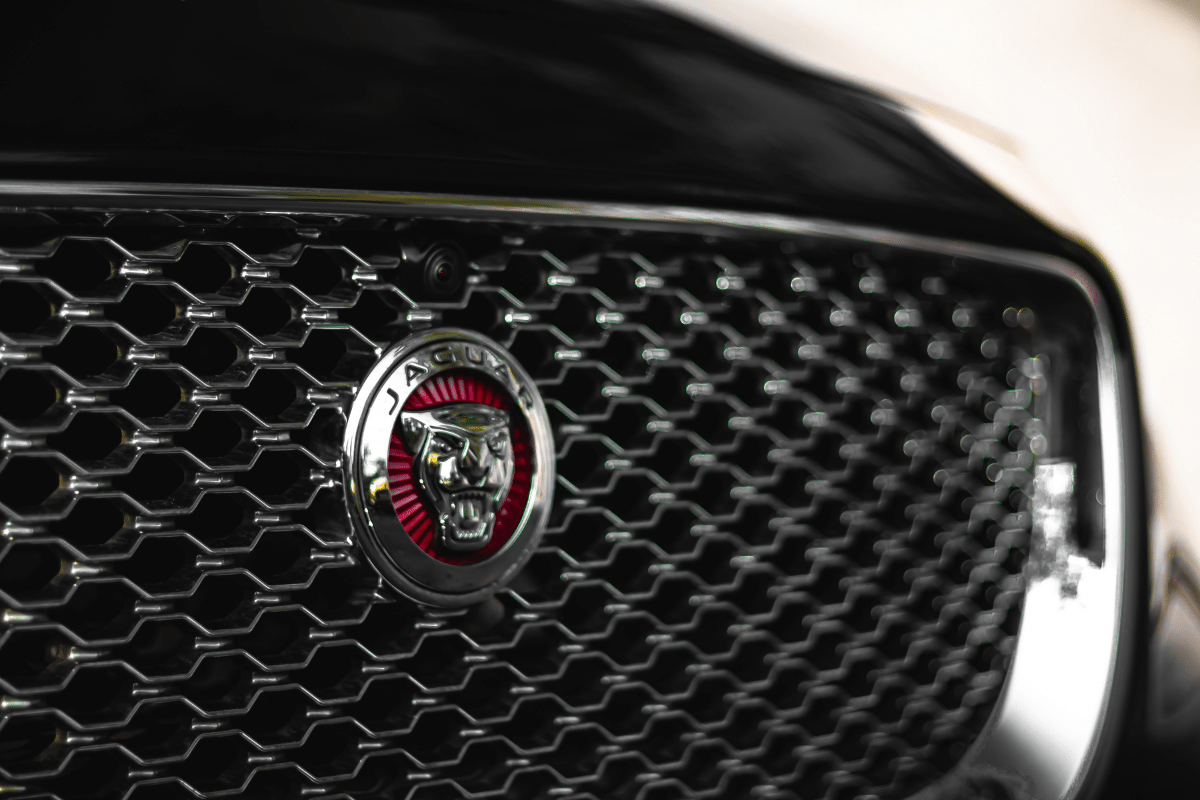Jaguar jest autem premium?